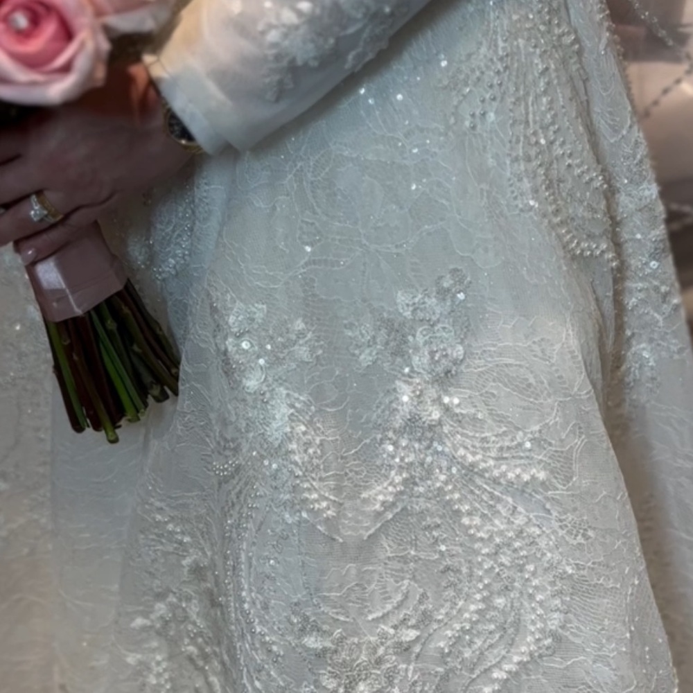 Oleg Cassini Ivory White Elegant Cream Off-Shoulder Lace Beaded Dress - Picture 10 of 11